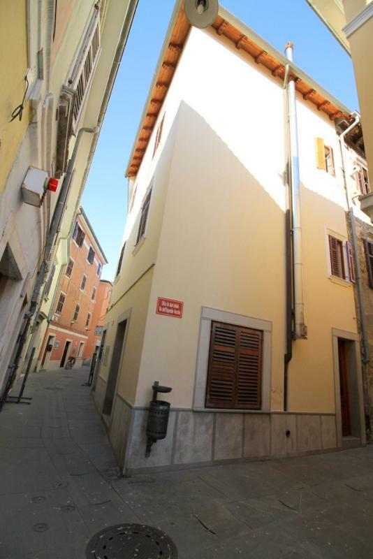 Cozy Apartments Buket In The Center Izola Exterior photo